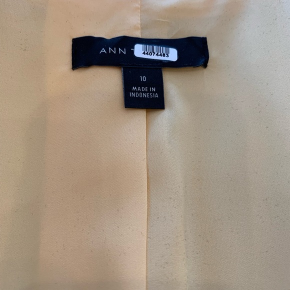NWOT Ann Taylor suit in lemon yellow - Picture 9 of 16